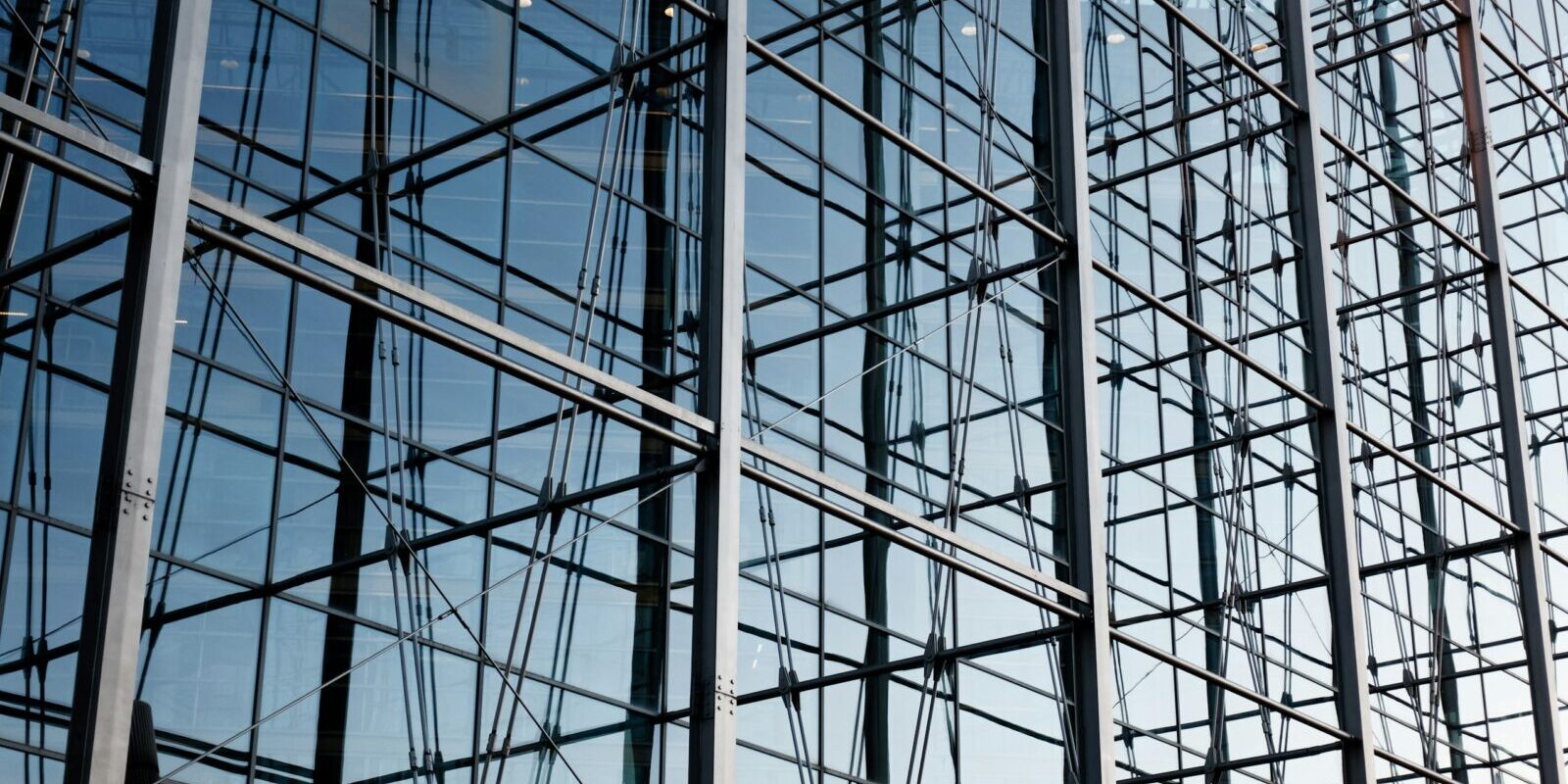 a large building with lots of metal scaffoldings